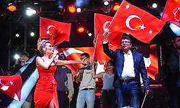 İrem Derici Edremit’te sahne aldı