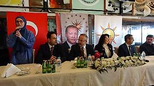 AK Parti'li Turan: '2023, Çanakkale'ye dünyanın en büyük köprüsünü yapanlarla köprüyü sadece polemik konusu yapıp oradan bizi denize dökeceğini düşünen dangalakların seçimi olacak'