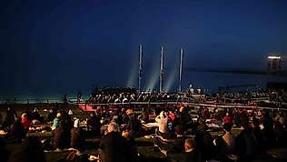 Anzaklar 'şafak ayini' ile atalarını andı