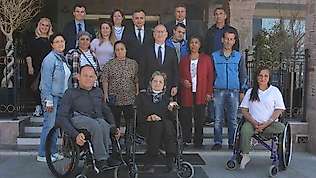 Ayvalık'ta Kaymakam Yaman'dan engellilere kahvaltılı jest