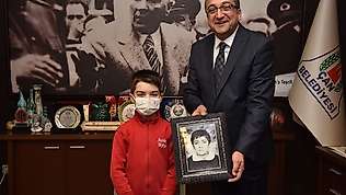 Başkan Öz, koltuğu öğrenciye devretti