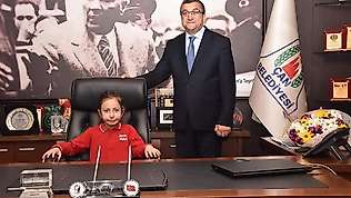 Başkan Öz, öğrencileri makamında  misafir etti