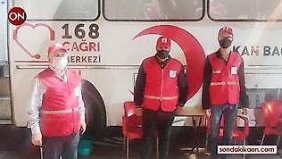 Burhaniye'de Kızılay yönetimi kan verdi