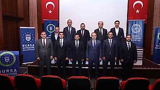 Bursa Büyükşehir Belediyespor Kulübü'nde Gökhan Dinçer güven tazeledi