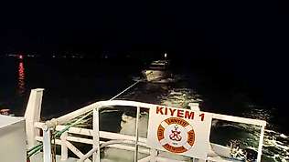 Çanakkale Boğazı'nda arızalanan tekne kurtarıldı
