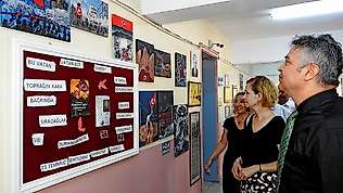Çeşme'de 'Temel Eğitimde 10 bin Okul Projesi' dahilinde yıl sonu sergisi açıldı