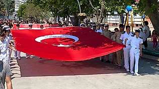 Erdek'te 'Gençlik Yürüyüşü' düzenledi
