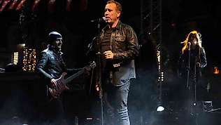 Haluk Levent Manisalıları coşturdu