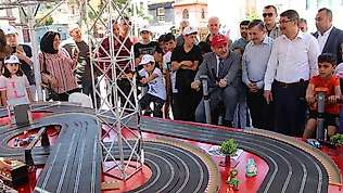 Hem çocuklar hem de kendini çocuk hissedenler doyasıya eğlendi