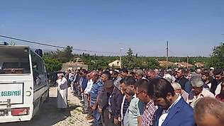 Kazada hayatını kaybeden aile fertleri yan yana toprağa verildi