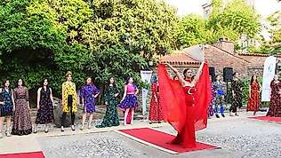 Manisa'da 100. yıla özel pazen defilesi
