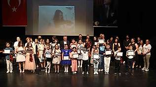 Nilüfer'de yılsonu konserinde muhteşem performans