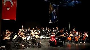 Nilüfer Oda Orkestrası'ndan muhteşem konser