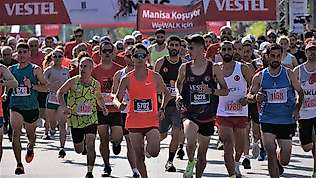 Uluslararası Vestel Manisa Yarı Maratonu renkli görüntülere sahne oldu