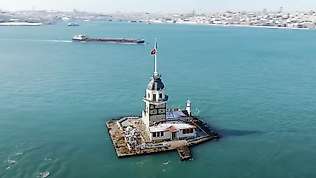 İstanbul Boğazı turkuaza büründü