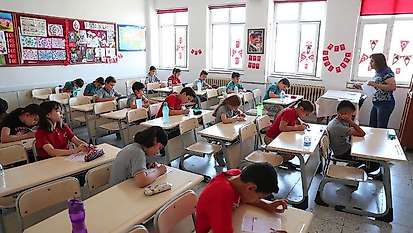 Merkezefendi'de 4 bin öğrenci 'Robotik Kodlama Sınavı'na girdi