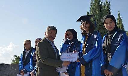 Gediz'de yüksekokullarda mezuniyet heyecanı