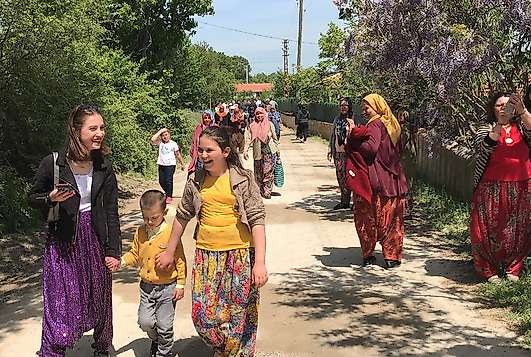 Çanakkale’de Aşıklar Sokağı’nda gençler kısmetini aradı