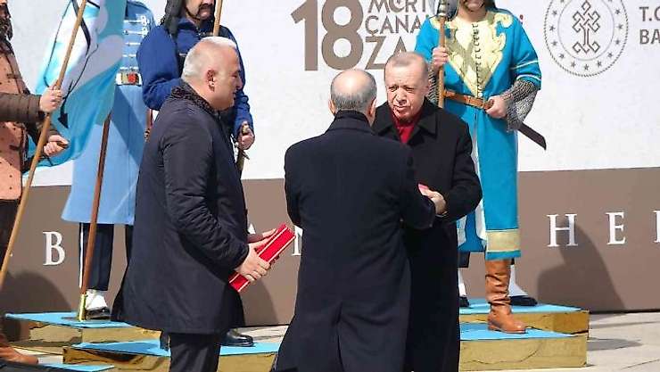 129 yıllık Osmanlı sancağı devir teslim töreni yapıldı