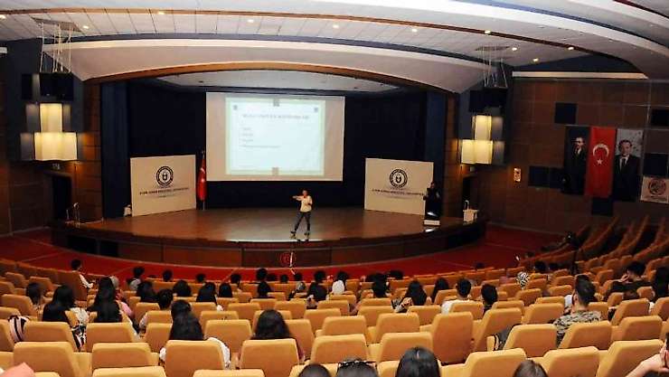 ADÜ'de 'Engelliğe Hak Temelli Yaklaşım ve Eşit İletişim' etkinliği gerçekleşti