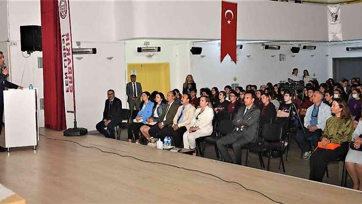 Anadolu Mektebi Yazar Okumaları öğrencilerle buluşuyor