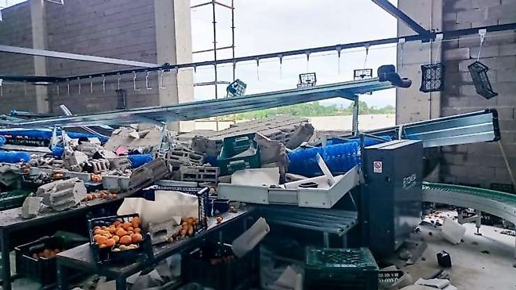 Aydın'da bir fabrikanın duvarı yıkıldı: 8 yaralı