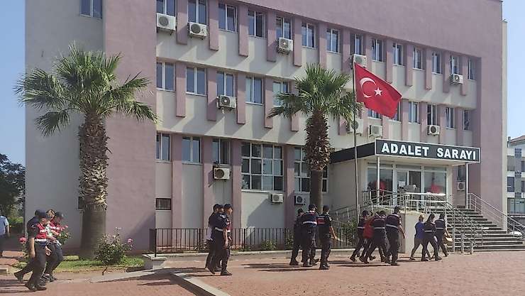 Ayvalık'ta jandarmadan göçmen kaçakçılarına darbe