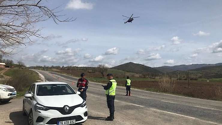 Balıkesir'de jandarma trafiği havadan denetledi