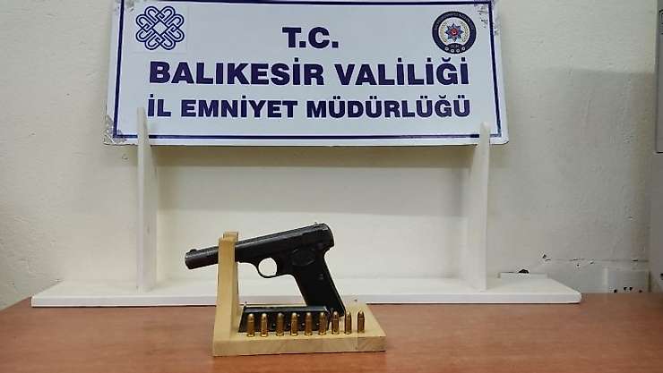 Balıkesir'de polis 129 aranan şahsı yakaladı