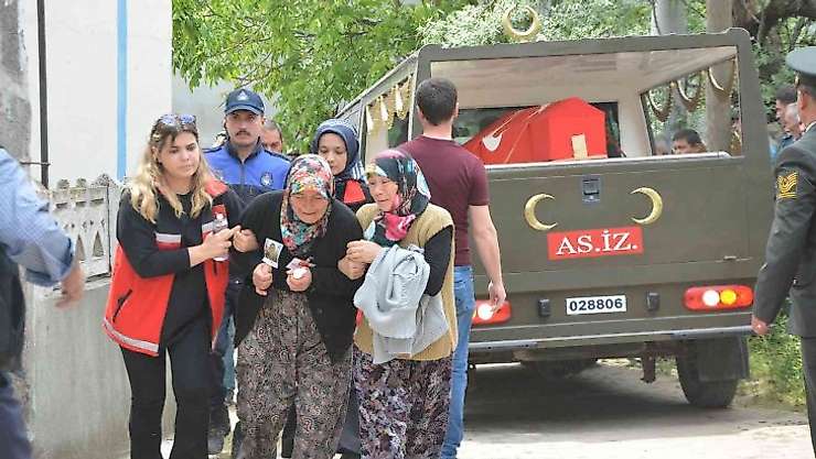 Balıkesir şehidine ağladı