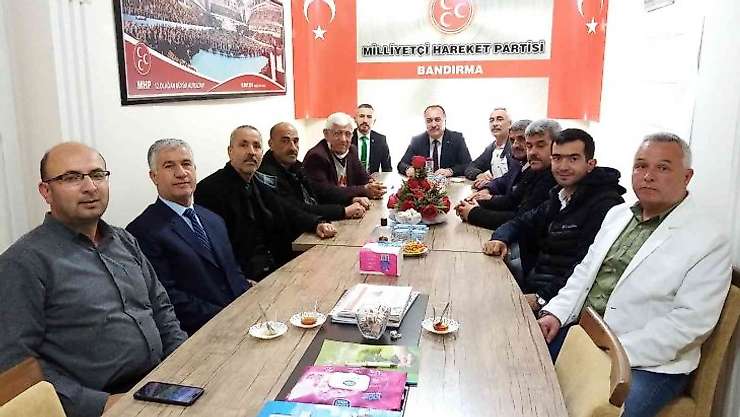 Bandırma'da MHP liler bayramın birinci günü bayramlaştı