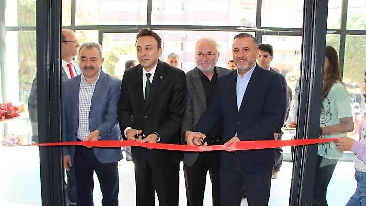 Bandırma'da TÜBİTAK 4006 Bilim Fuarı açıldı