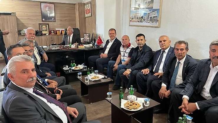 Başkan Ömer Günel Belediye Başkanları Toplantısı için Van'da