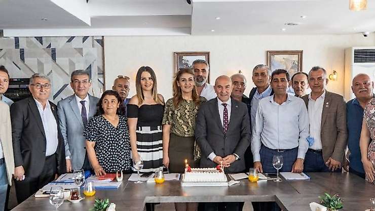Başkan Soyer: 'Demokrasinin gereği olarak muhtarları önemsiyoruZ'