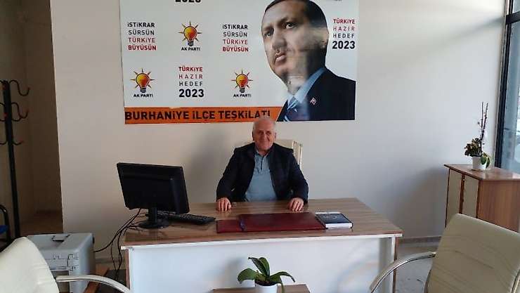 Burhaniye'de AK Parti İlçe Başkanlığının kapısı her zaman açık