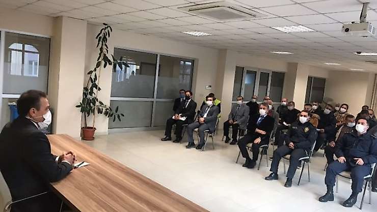 Burhaniye'de muhtarlar koronavirüs gündemi ile toplandı
