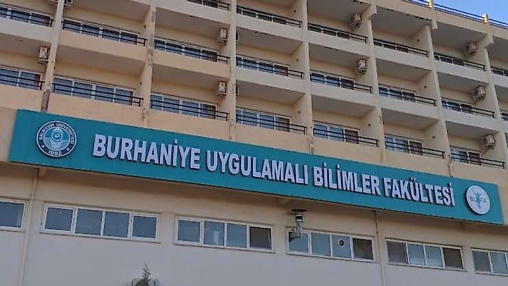 Burhaniye'de Üniversiteliler üretmeye devam ediyor