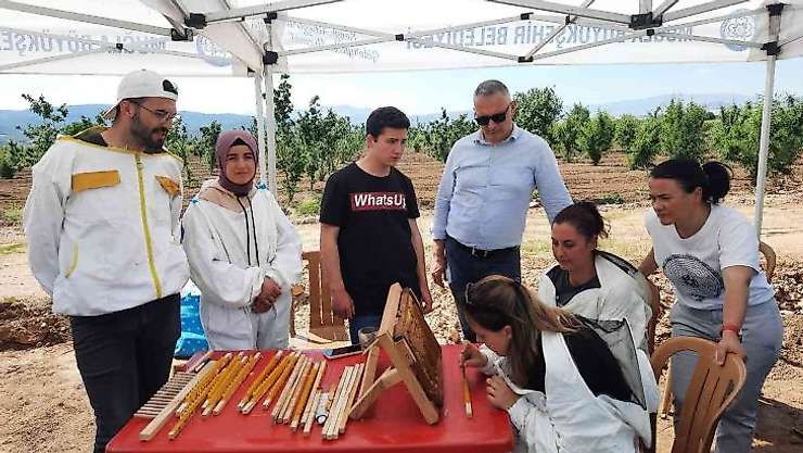 Büyükşehir'den, Dünya Arı Günü etkinliği