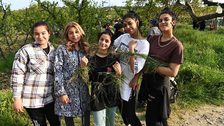 Çanakkale'de Hıdırellez Günü'nde vatandaşlar bahçelere koştu