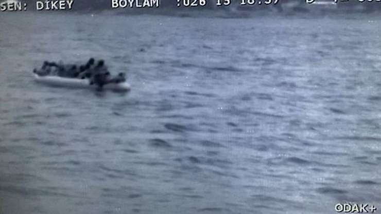 Çanakkale'de mobil radarla tespit edilen 39 düzensiz göçmen kurtarıldı