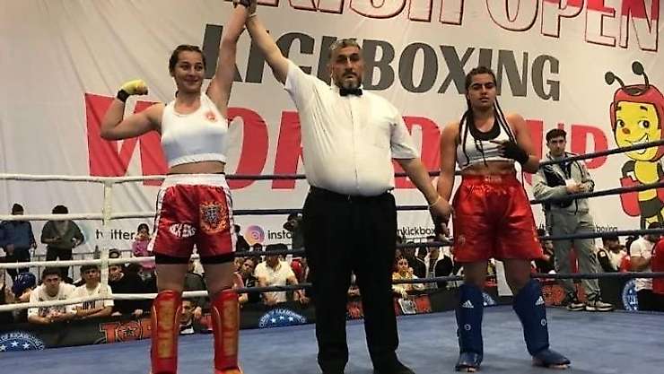 Cemile Aykoç kick boksta dünya şampiyonu oldu