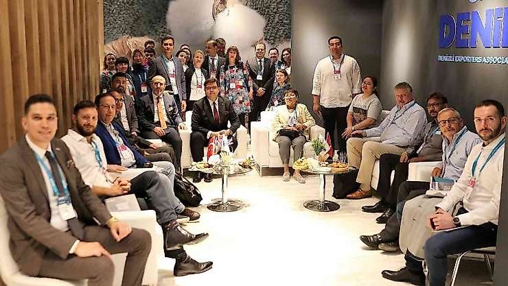 DENİB 15 ülkeden 65 kişilik heyet için HOMETEX'de alım etkinliği düzenledi