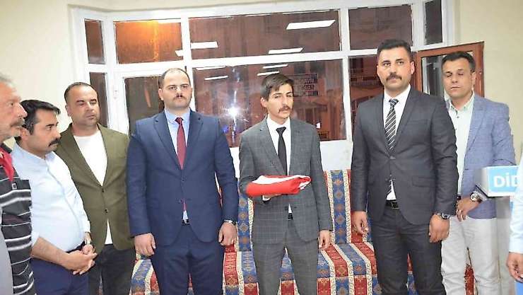 Didim Ülkü Ocakları'nda bayrak değişimi