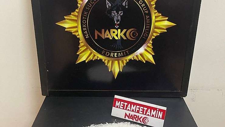 Edremit'teki narkotik operasyonunda, görevden uzaklaştırılan astsubay yakalandı