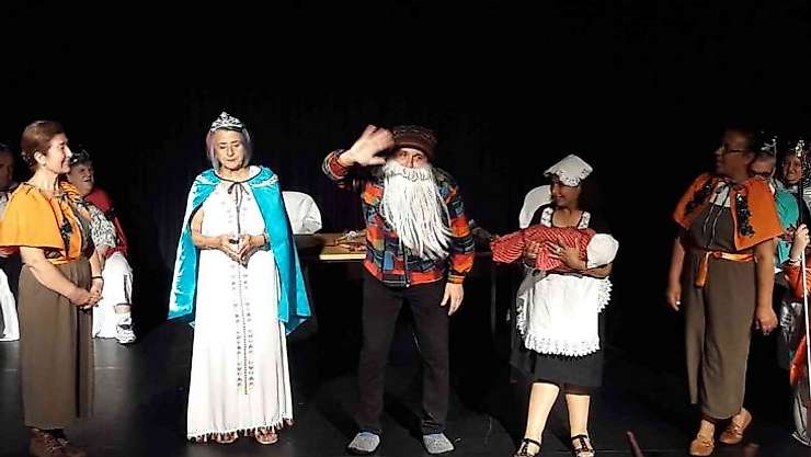 Engelsiz tiyatrodan salon dolduran performans