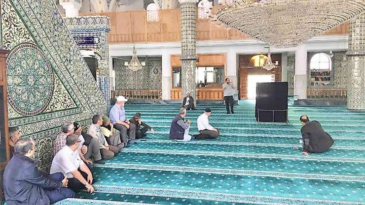 Gediz'de hac eğitim seminerleri başladı
