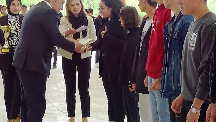 Hisarcık'ta dereceye giren öğrenciler ödüllendirildi