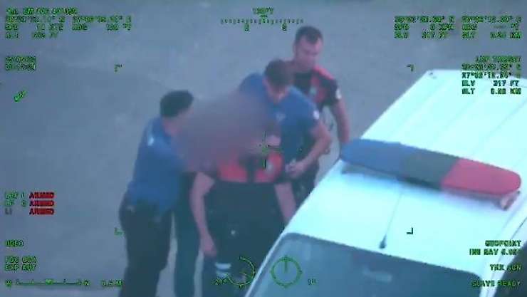 İzmir'de helikopter ve özel harekat destekli operasyonda 26 şüpheli yakalandı