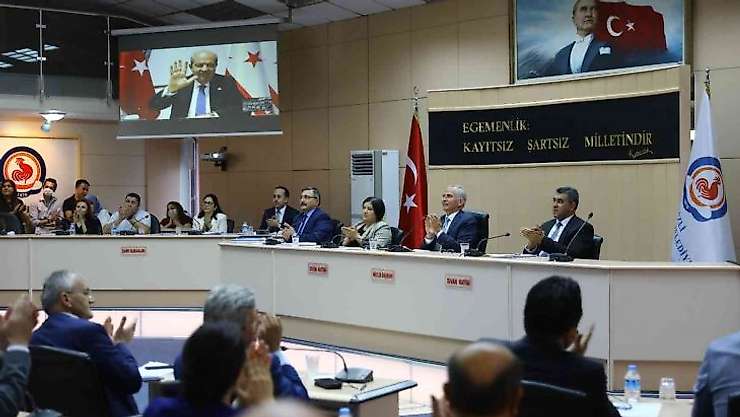 KKTC Cumhurbaşkanı Tatar,  Büyükşehir Meclisine hitap etti
