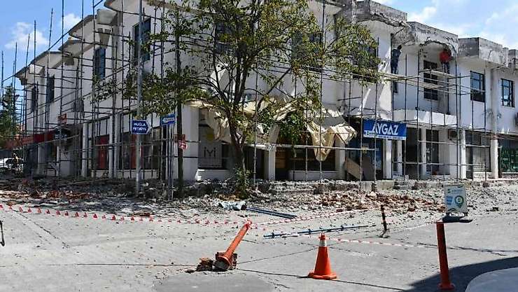 Köyceğiz Belediye Düğün Salonu'nda restorasyon başladı